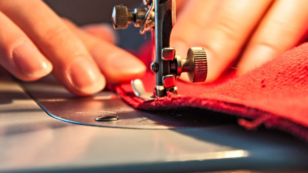 La confection de vêtements et son processus complexe Le magazine qui